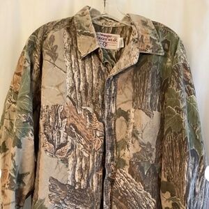 Men’s  WRANGLER RUGGED WEAR Camo Shirt… size XL